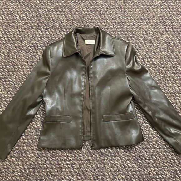 Vintage Women’s Brown Faux Leather Blazer Jacket Size6 Made in Canada Shiny Silk - Picture 3 of 7